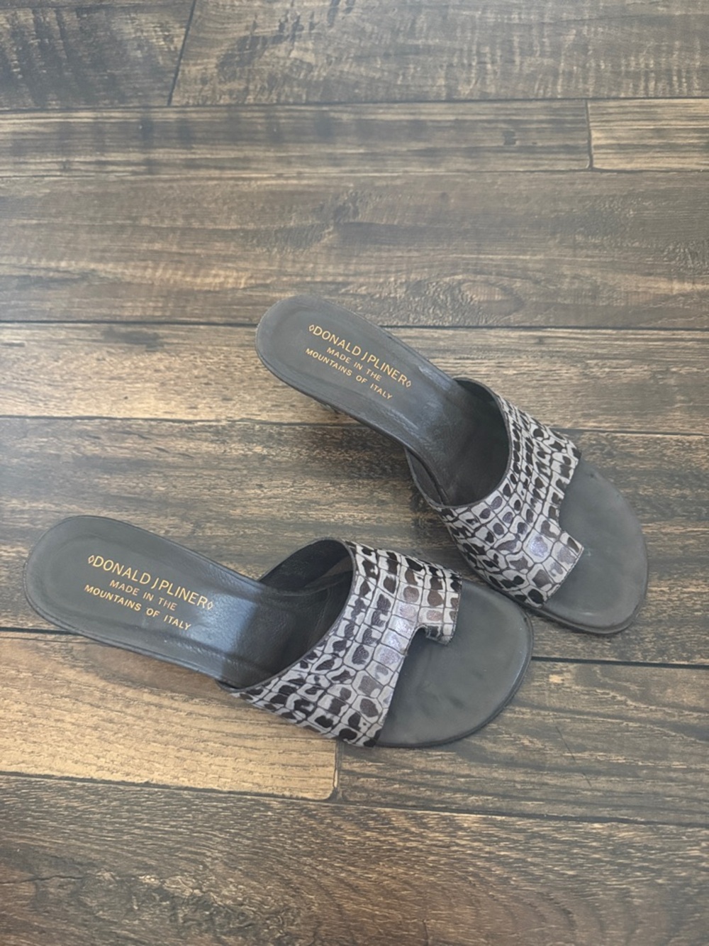 Donald J. Pliner Women's Black/Grey Patterned Slide Sandals